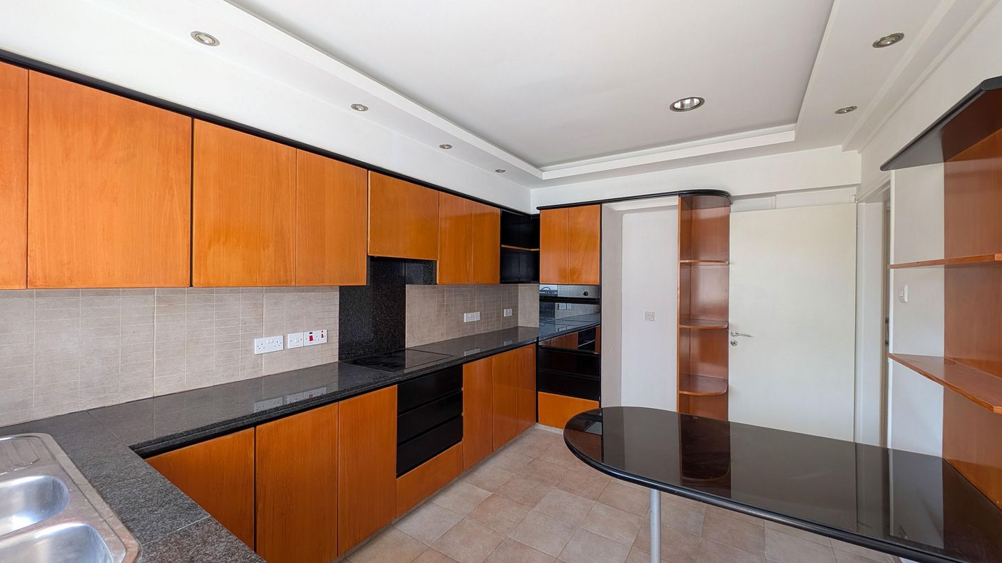 Three Bedroom Apartment in Agioi Omologites, Nicosia – id S31085