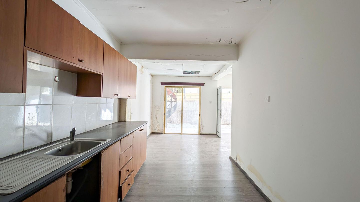 Ground Floor House with basement in Lakatamia, Nicosia – id S3742
