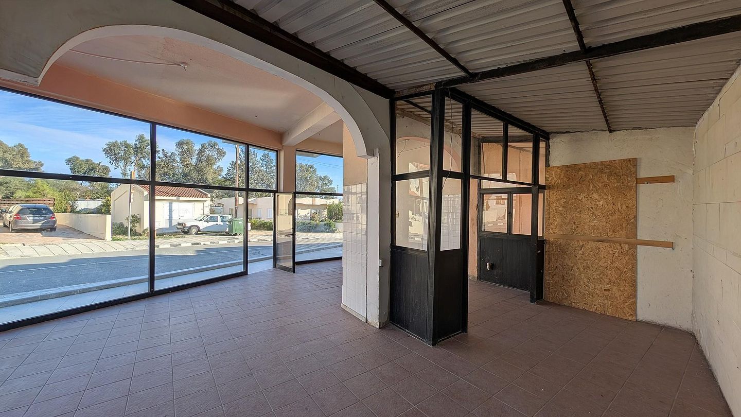 Building with two shops located in  Anafotida, Larnaca – id S1896