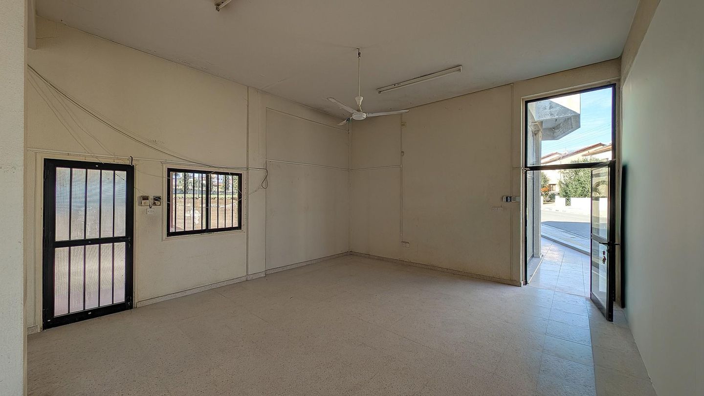 Building with two shops located in  Anafotida, Larnaca – id S1896
