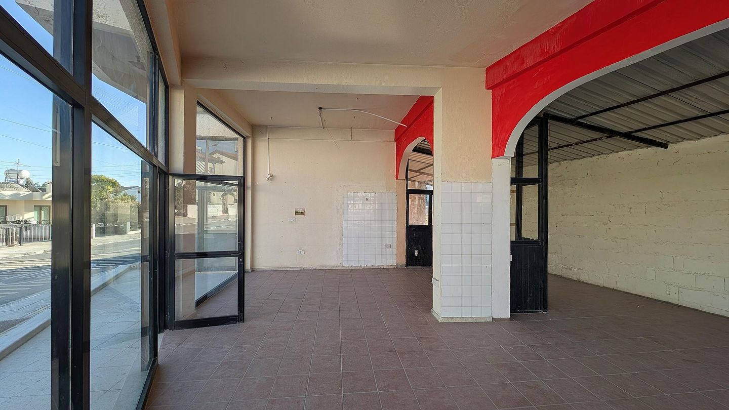 Building with two shops located in  Anafotida, Larnaca – id S1896