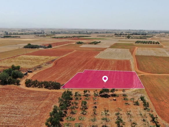 Residential field in Palaiometocho, Nicosia – id S32690