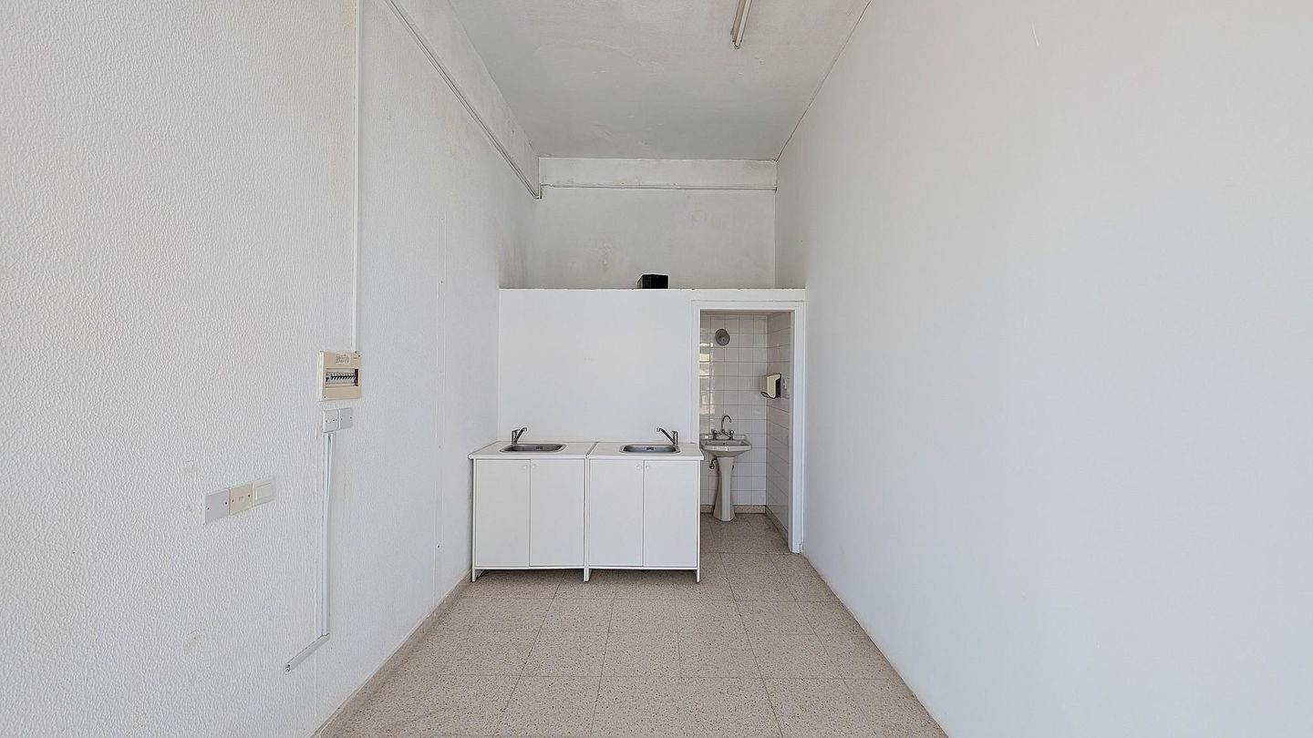 Building with two shops located in  Anafotida, Larnaca – id S1896
