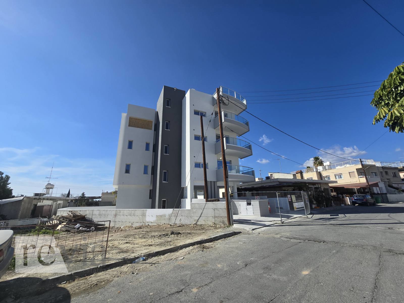 1376826 – Residential Building For rent, Kato Polemidia, 507 sq.m., €9.900