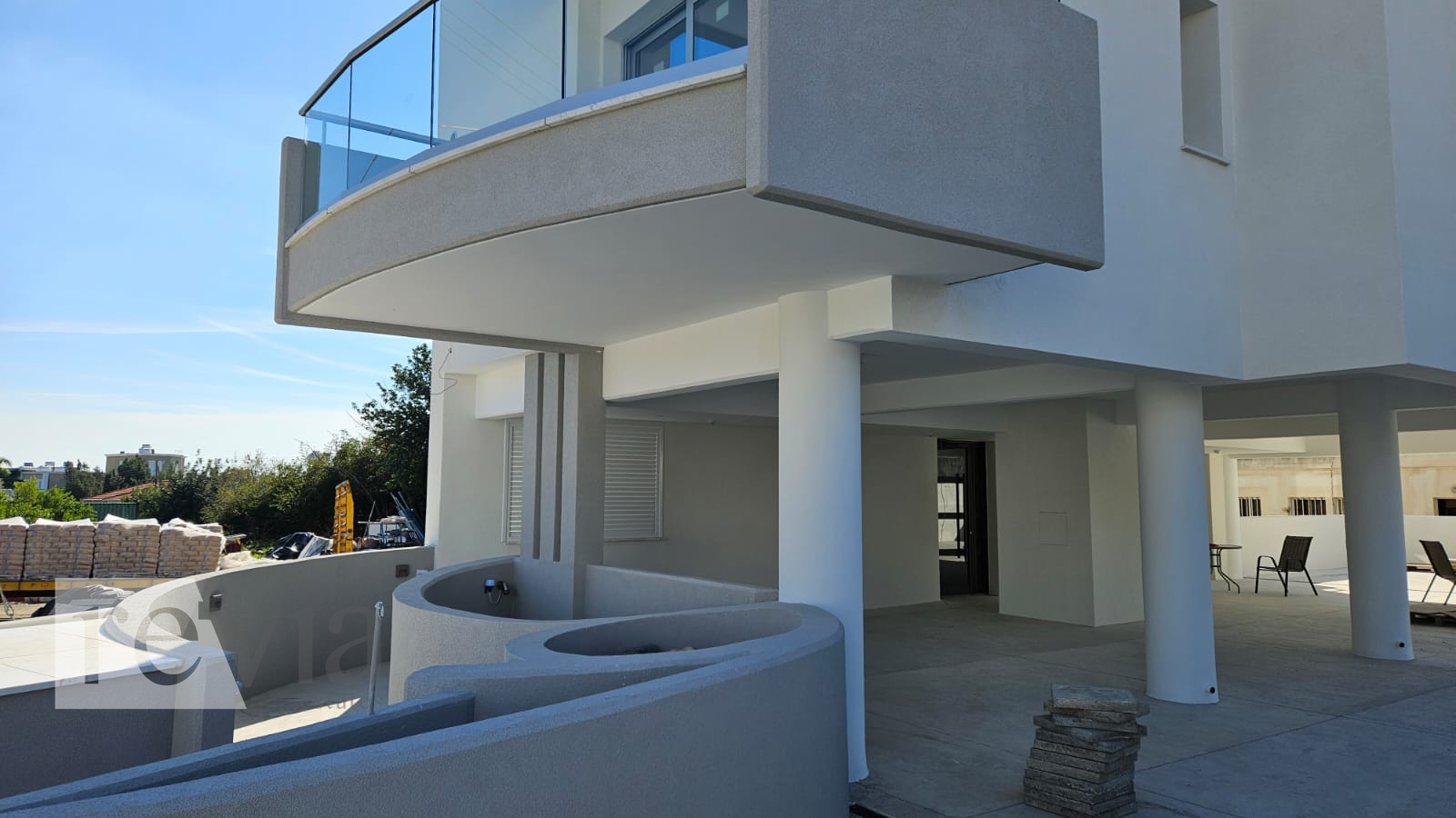 1376826 – Residential Building For rent, Kato Polemidia, 507 sq.m., €9.900