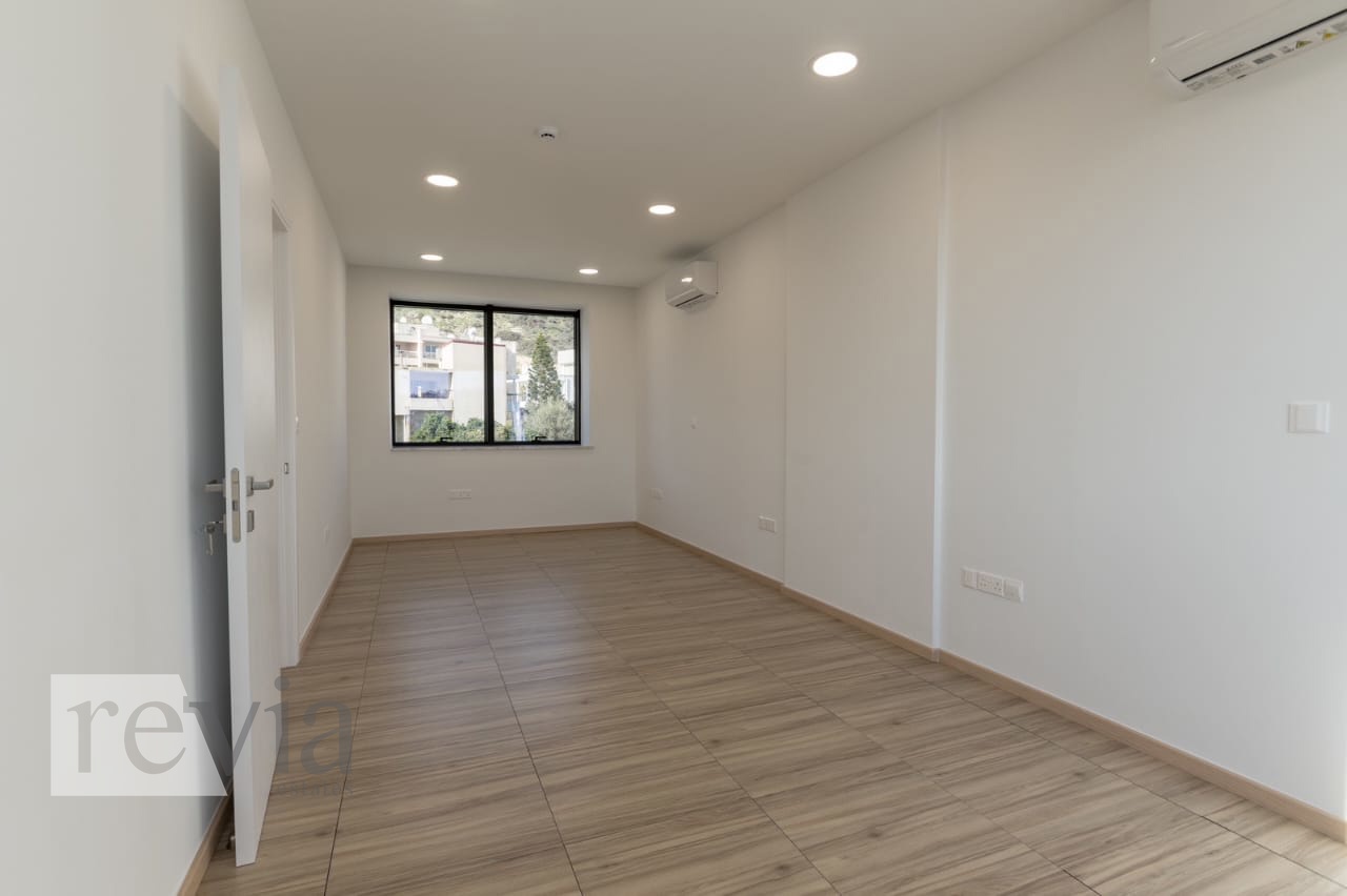 70b060ff6ee1453e88111c4618165a12 1363463 – Commercial Office Building For rent, Germasogeia, 252 sq.m., €14.400