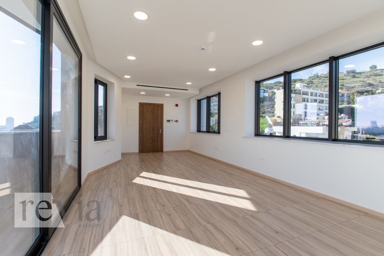 8ebf3d4ee20d484181148293e4ca45cd 1363463 – Commercial Office Building For rent, Germasogeia, 252 sq.m., €14.400