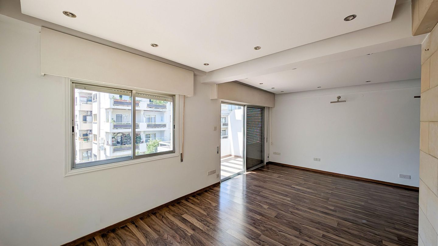 Three Bedroom Apartment in Agioi Omologites, Nicosia – id S31085