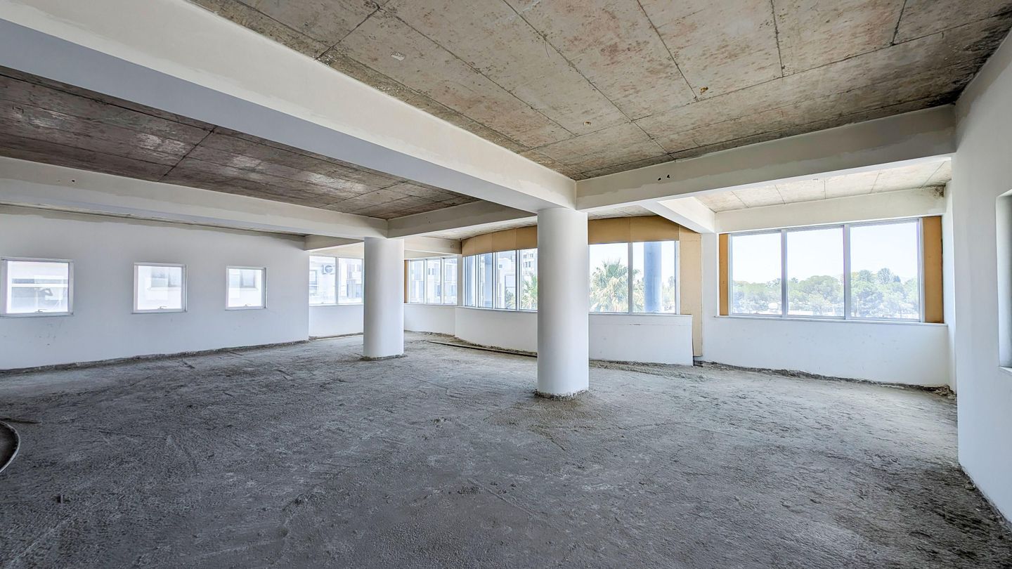 Five-storey incomplete building with a basement in Chryseleousas, Strovolos, Nicosia – id S45994