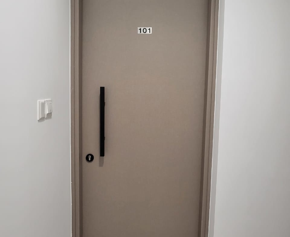 960