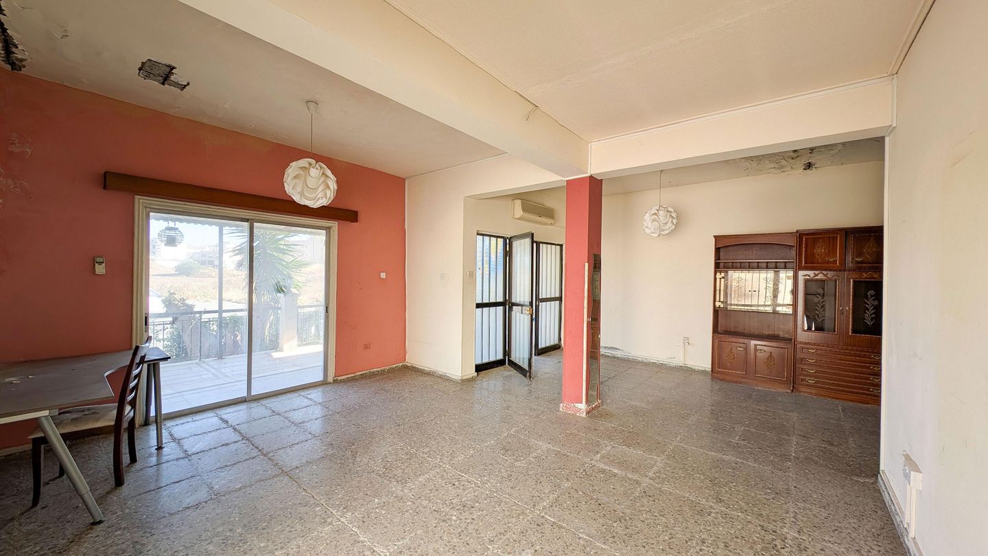 Ground Floor House with basement in Lakatamia, Nicosia – id S3742