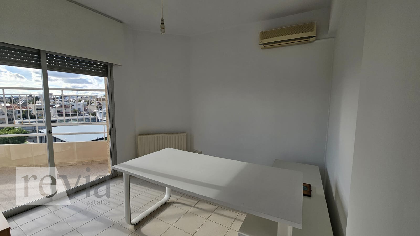 1271668 – Office For rent, Limassol City, 14 sq.m., €580
