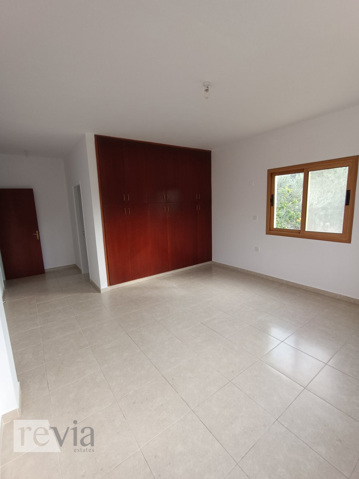 1376805 – Detached house For rent, Parekklisia, 200 sq.m., €2.500