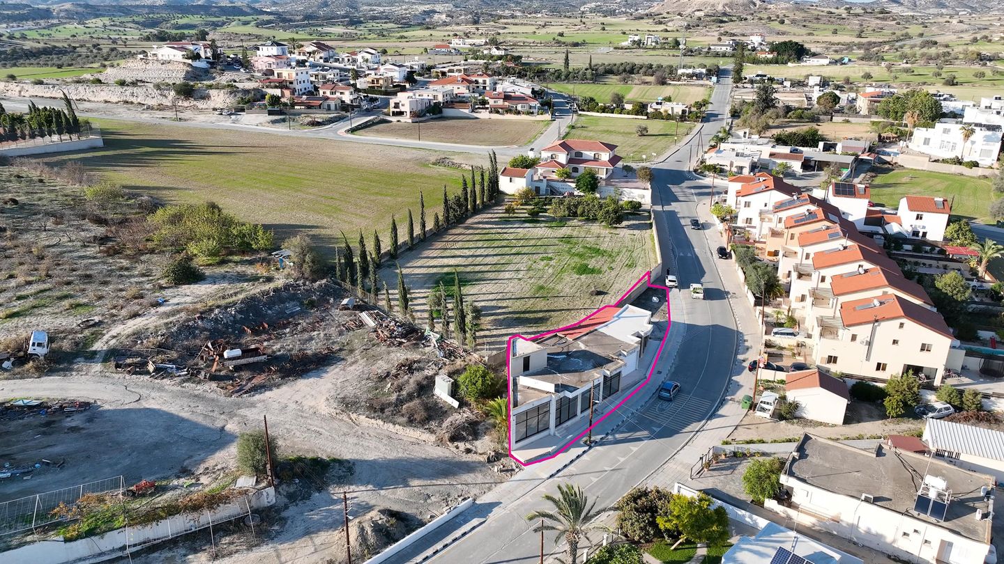Building with two shops located in  Anafotida, Larnaca – id S1896