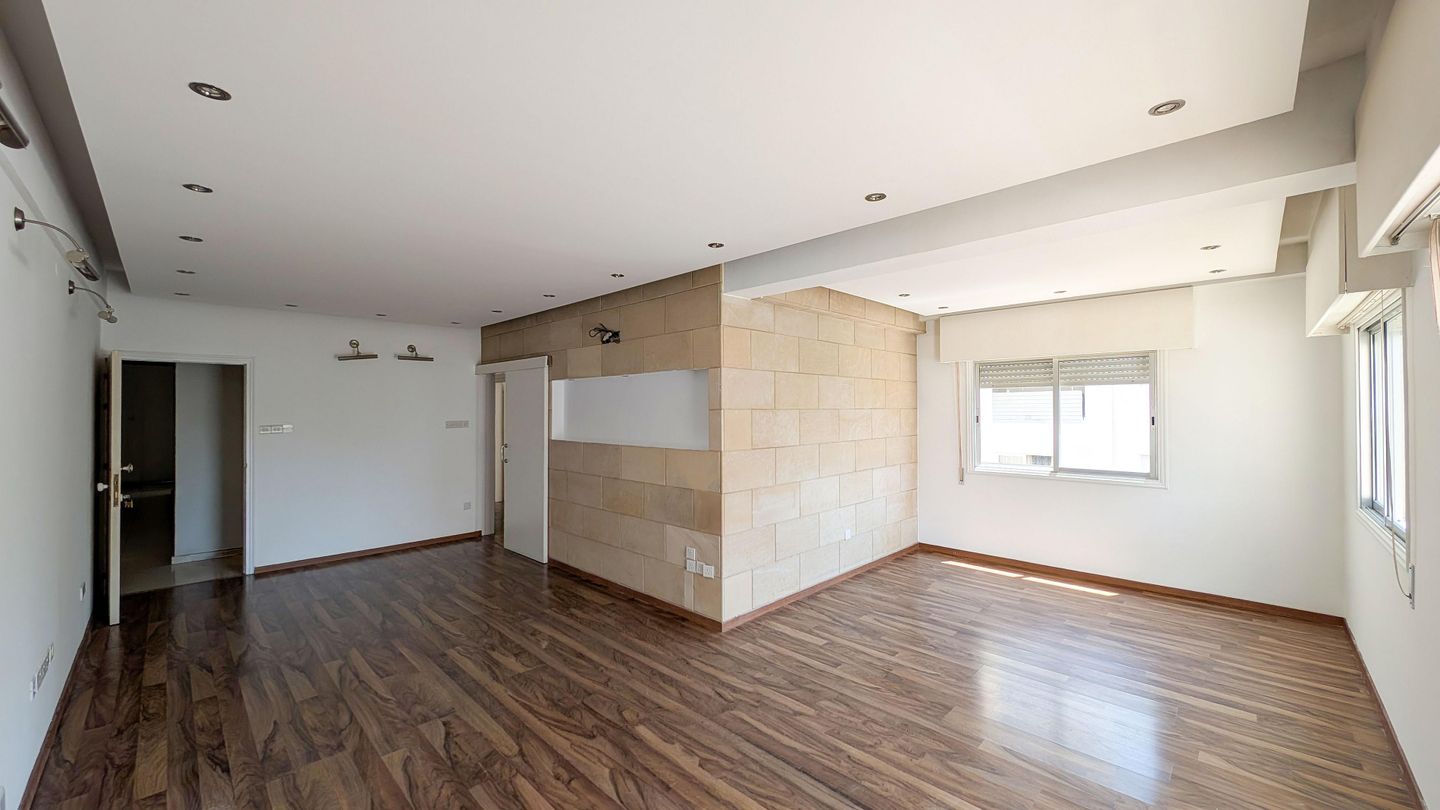 Three Bedroom Apartment in Agioi Omologites, Nicosia – id S31085