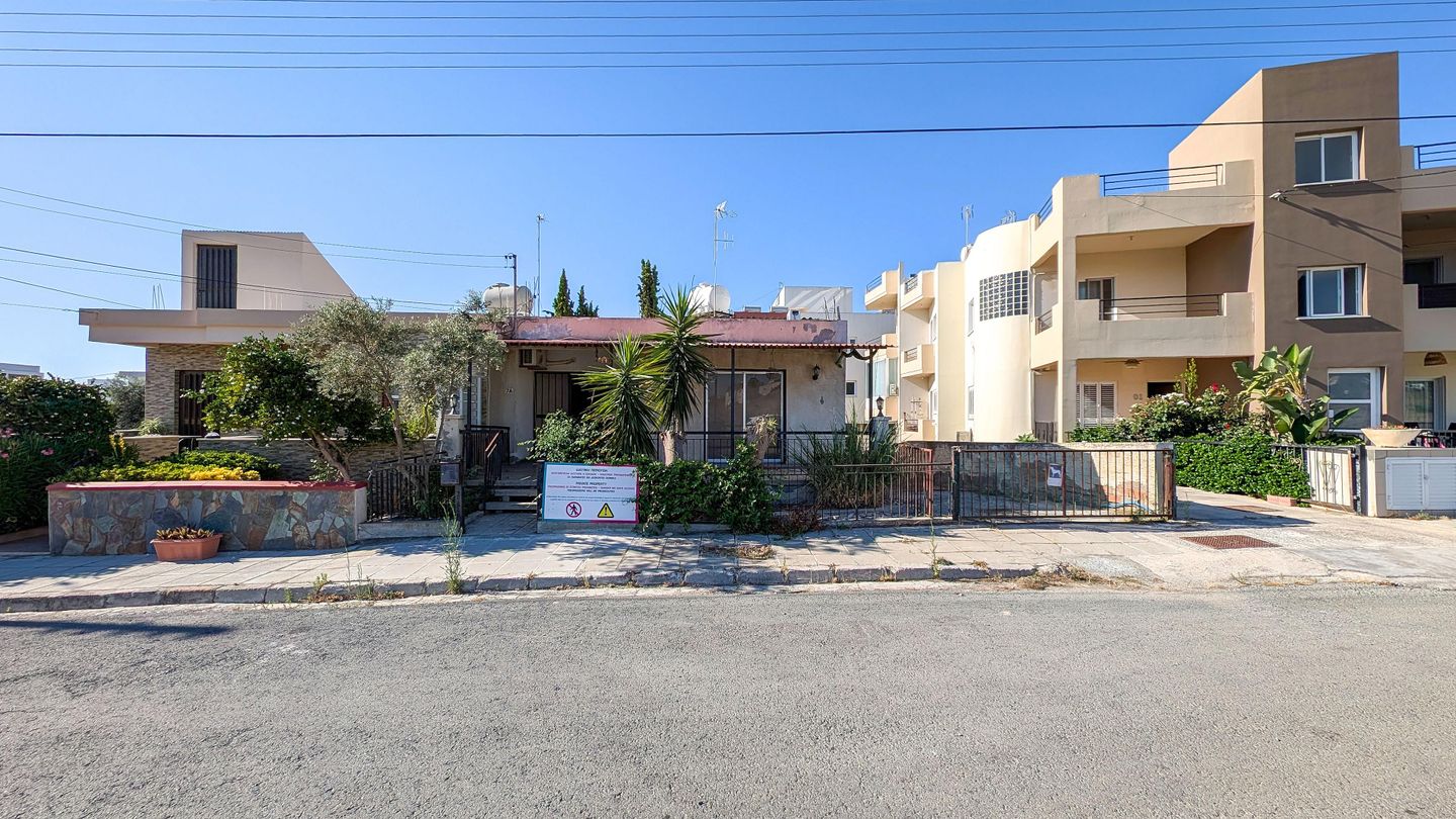 Ground Floor House with basement in Lakatamia, Nicosia – id S3742