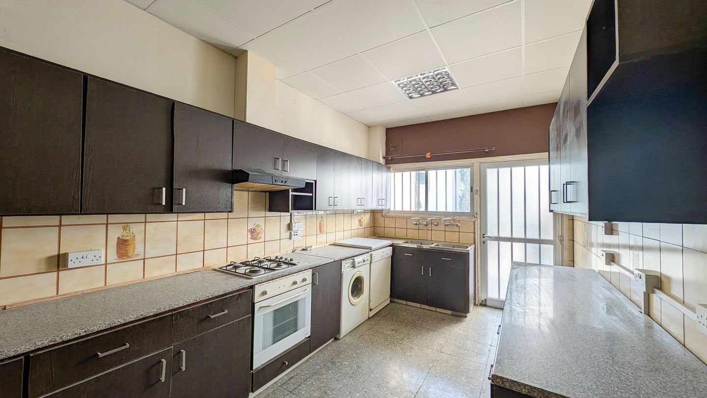 Ground Floor House with basement in Lakatamia, Nicosia – id S3742