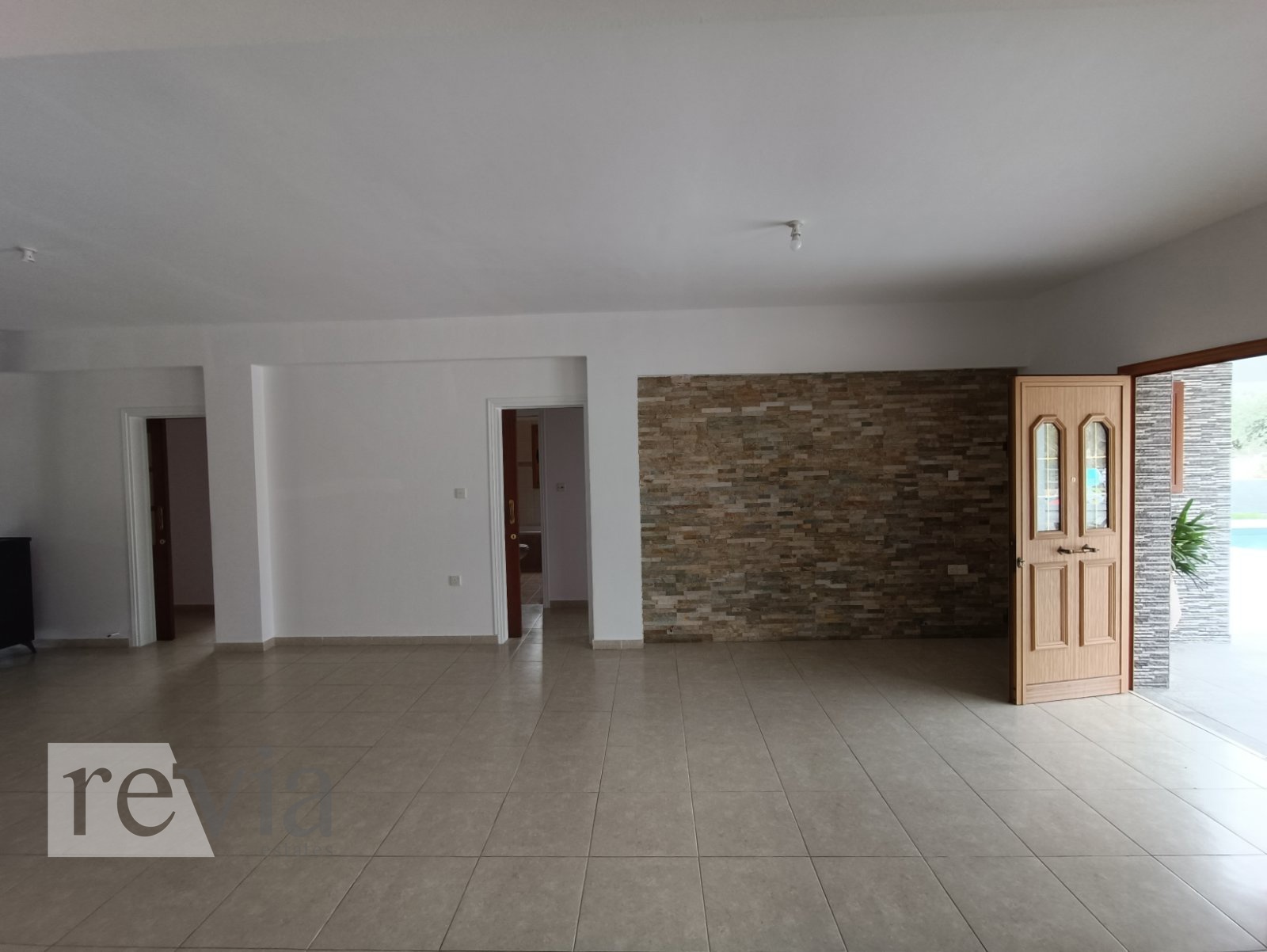 1376805 – Detached house For rent, Parekklisia, 200 sq.m., €2.500