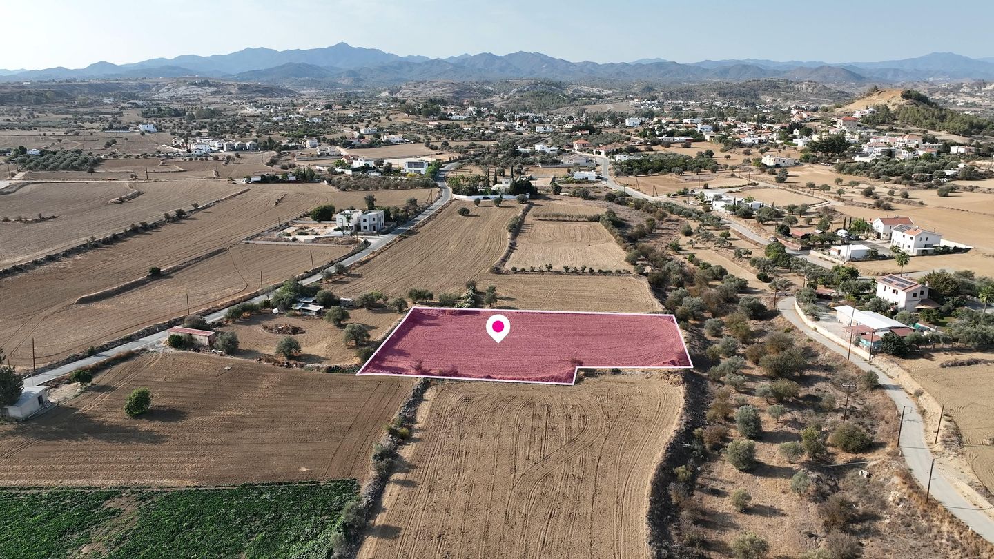Residential field in Pera, Nicosia – id S44831
