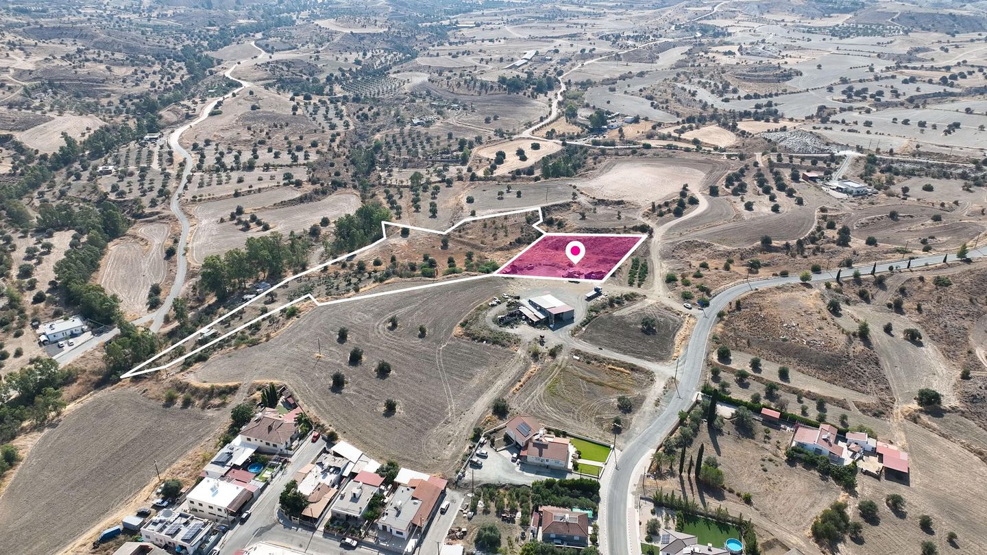 Share of a residential field in Analiontas, Nicosia – id S40094