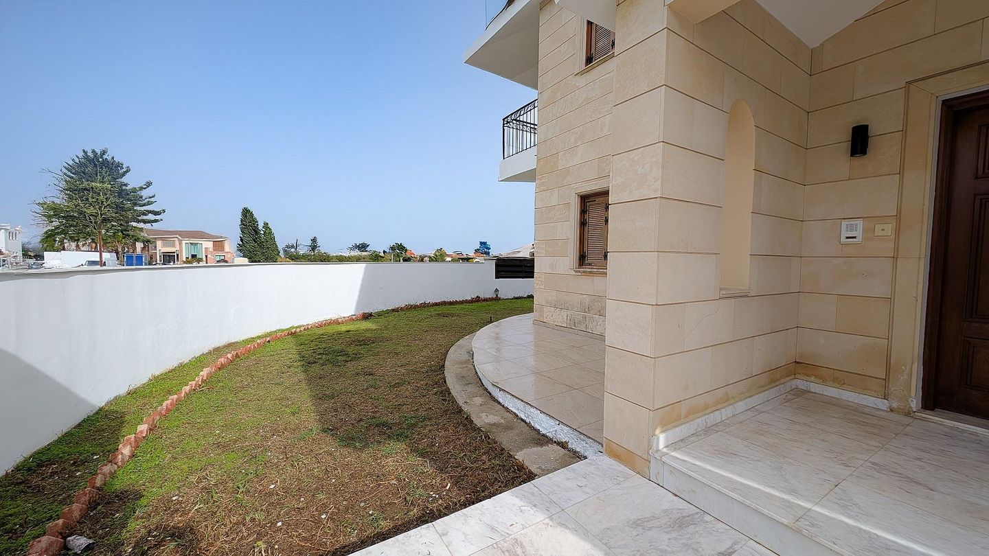 Luxurious Mansion in Agios Georgios, Latsia, Nicosia – id S5221