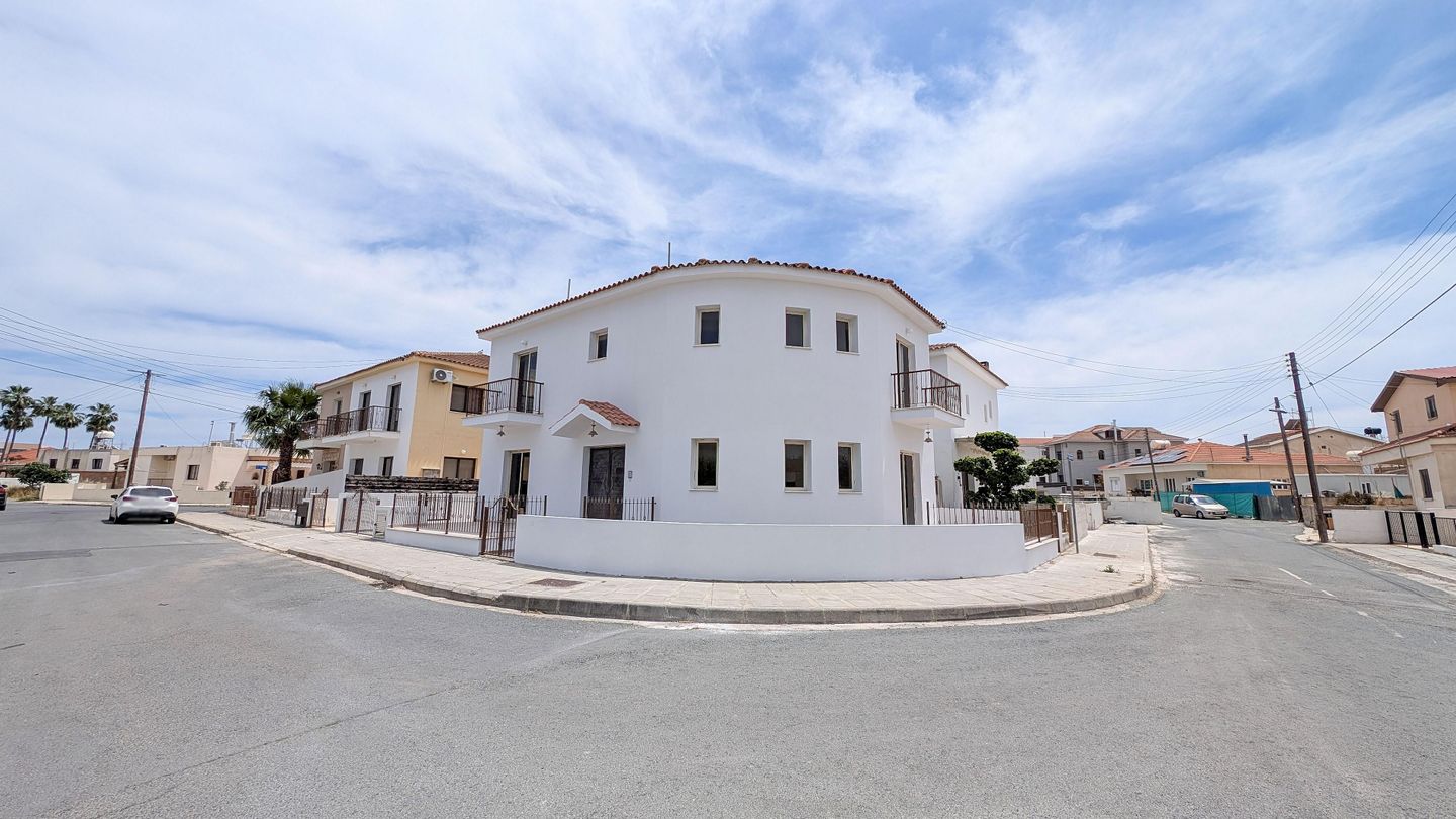 Three-Bedroom House in Apostolos Loukas Quarter, Aradippou, Larnaca – id S32325