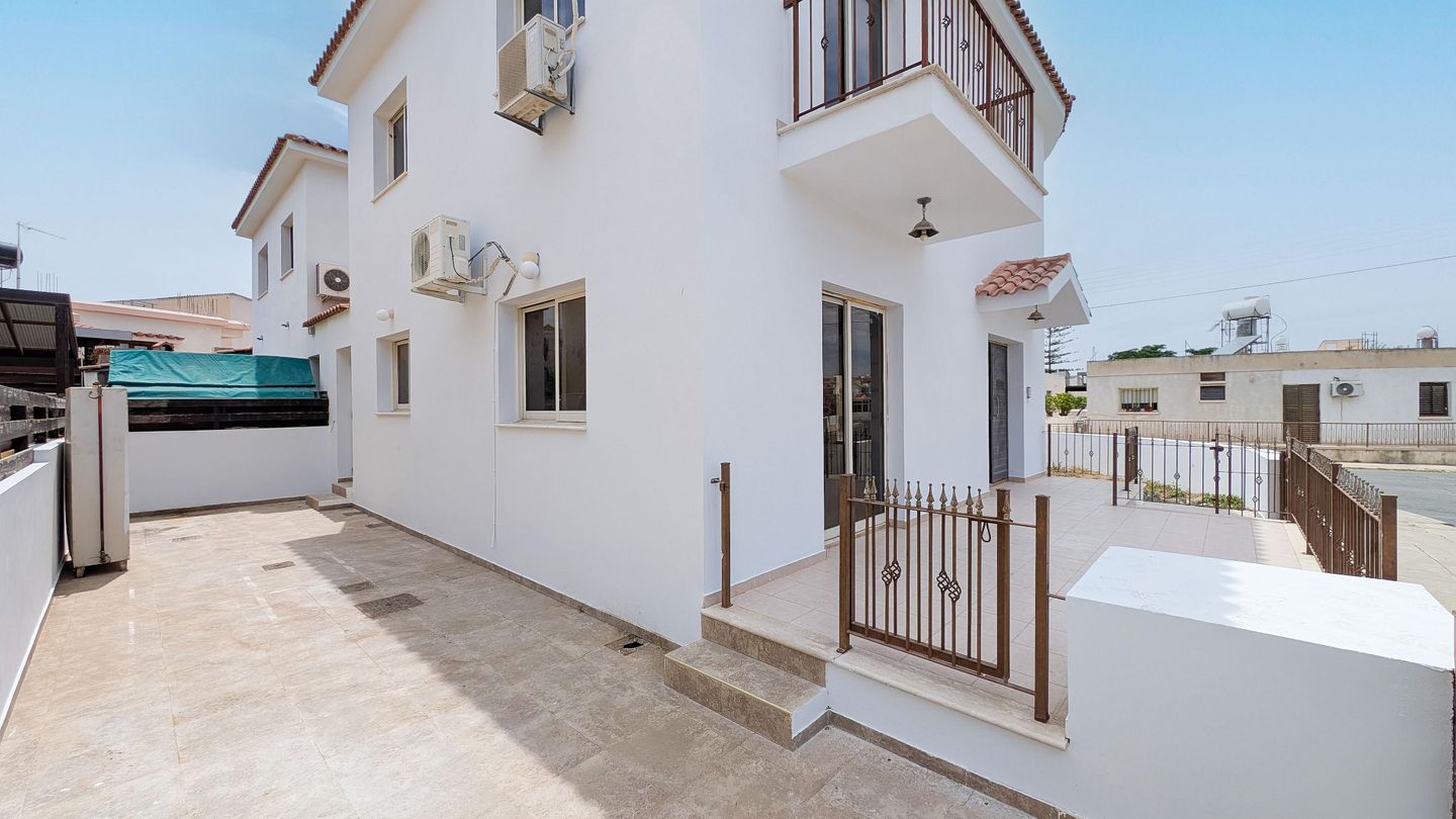 Three-Bedroom House in Apostolos Loukas Quarter, Aradippou, Larnaca – id S32325