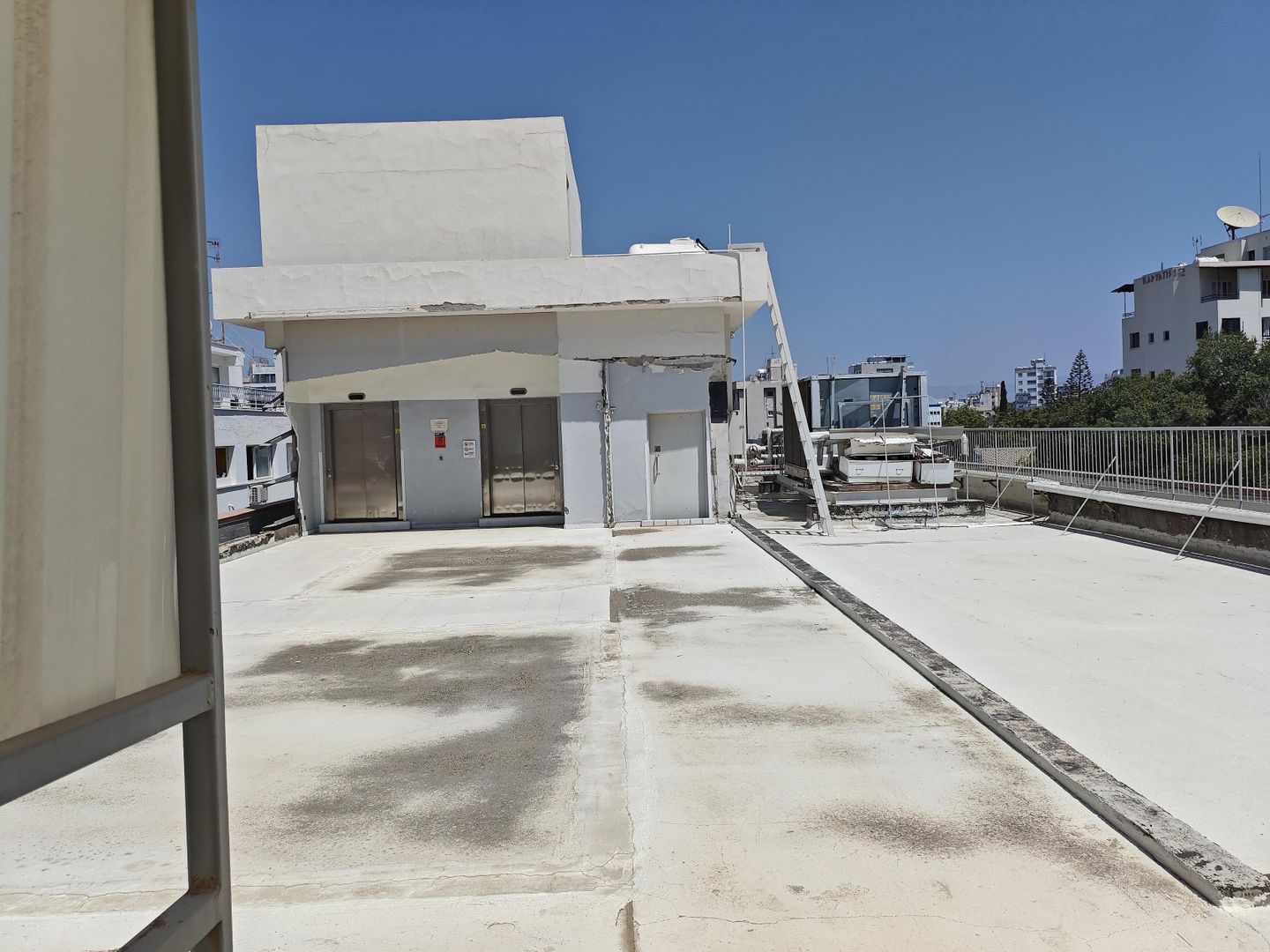 Mixed Use Commercial building in Trypiotis, Nicosia – id S44959