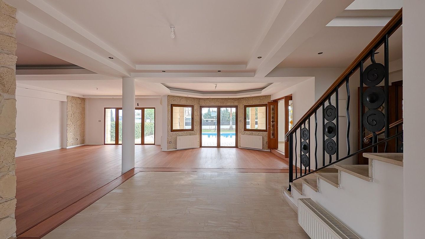 Luxurious Mansion in Agios Georgios, Latsia, Nicosia – id S5221