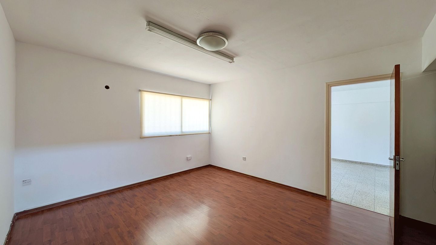 Commercial Building in Lympia, Nicosia – id S7714