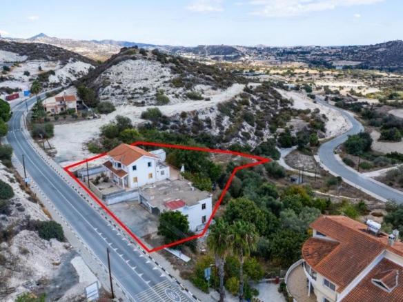 Two-storey house and a workshop in Skarinou, Larnaca – id R9464