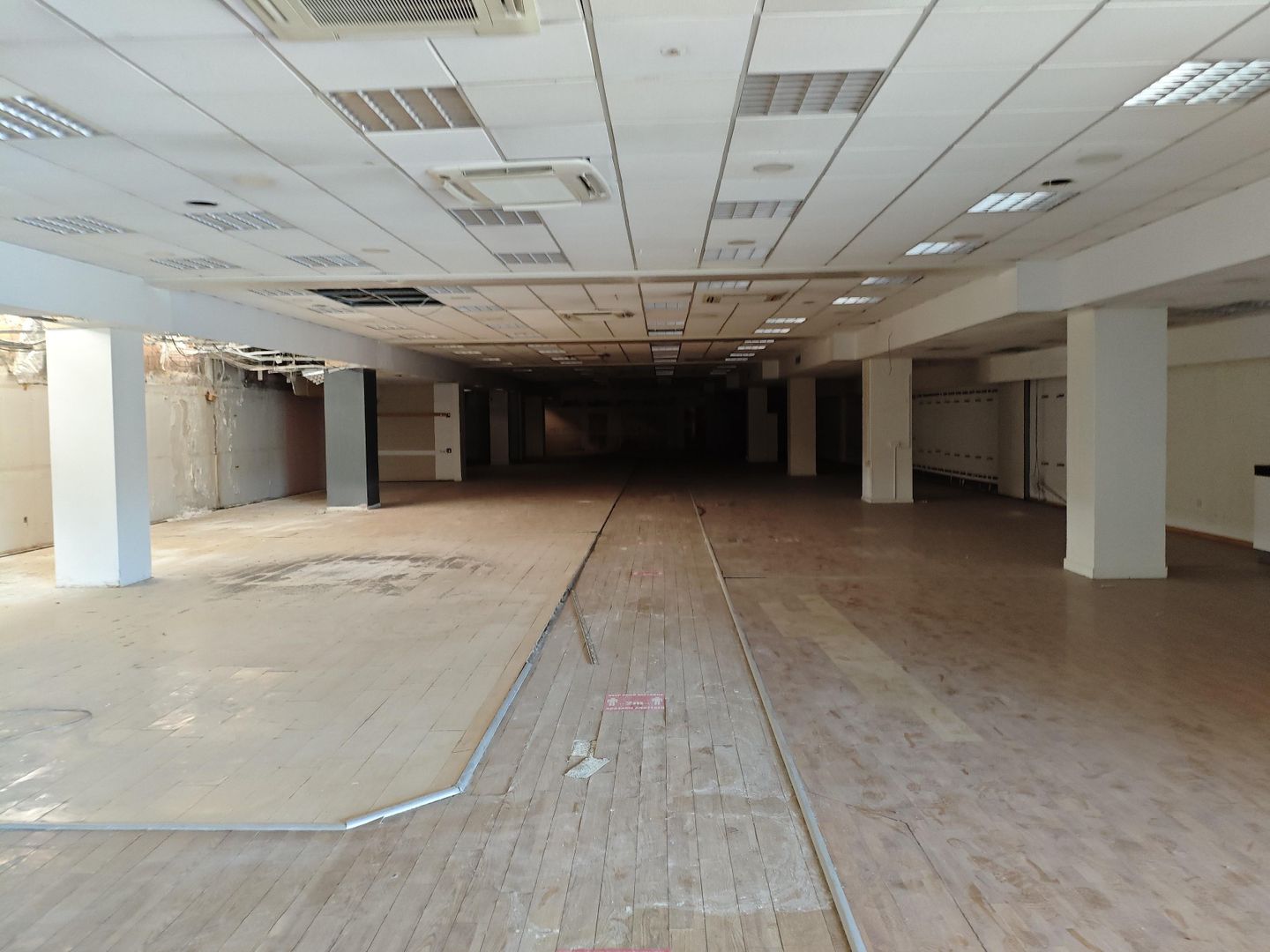 Mixed Use Commercial building in Trypiotis, Nicosia – id S44959