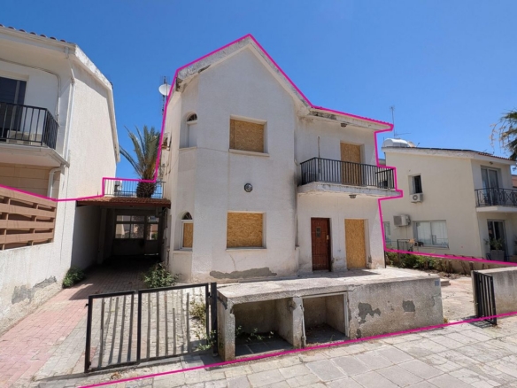 Detached Four-Bedroom Renovation Project in Egkomi, Nicosia – id S3493