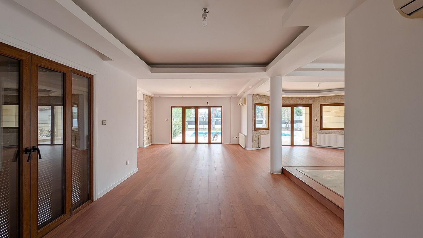 Luxurious Mansion in Agios Georgios, Latsia, Nicosia – id S5221