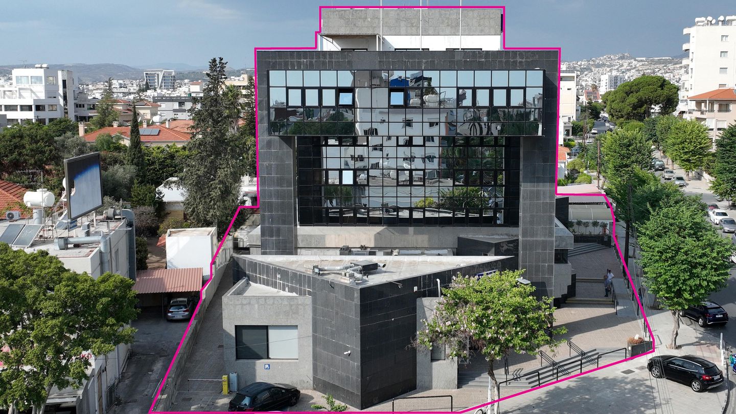 Commercial Building, City Center, Limassol. – id S45194