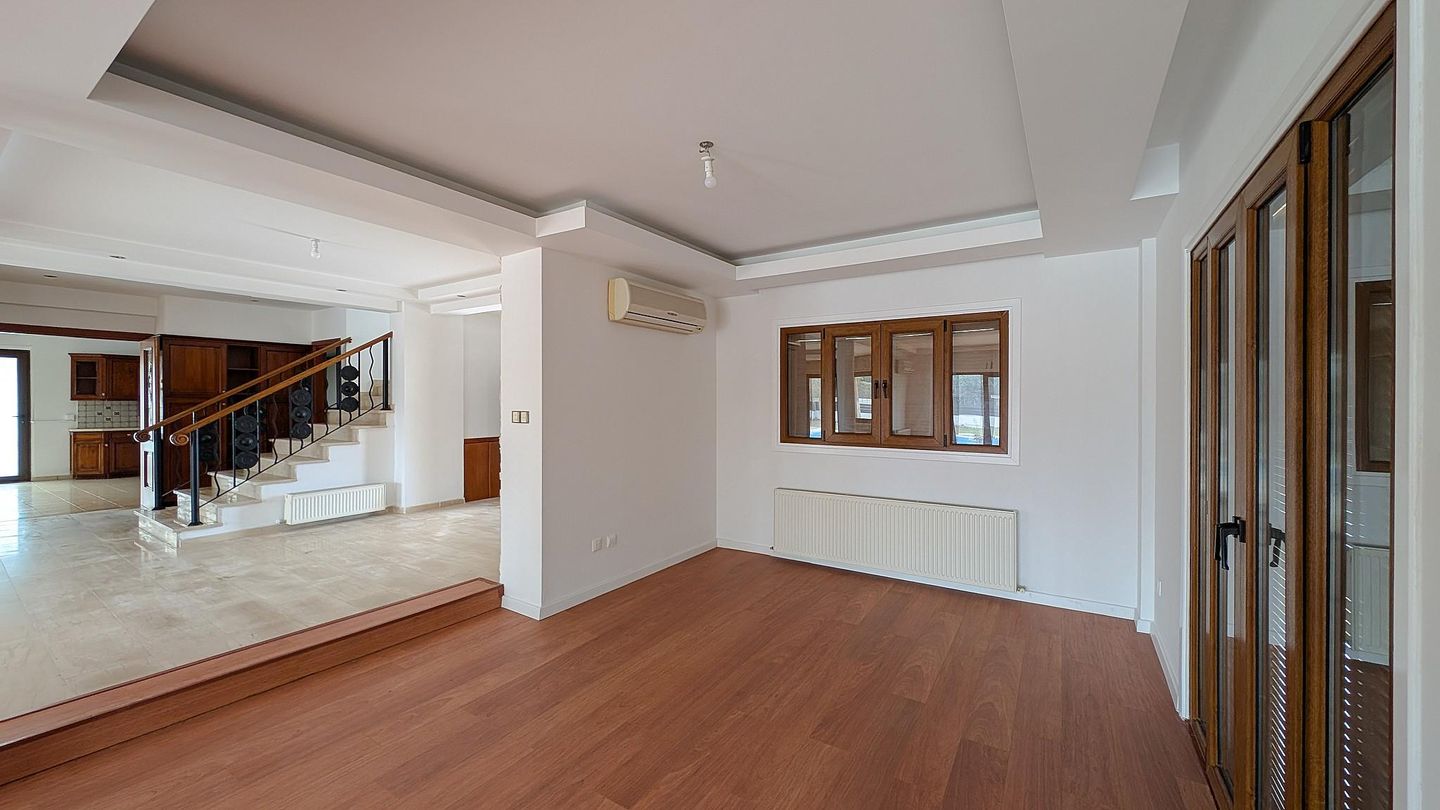 Luxurious Mansion in Agios Georgios, Latsia, Nicosia – id S5221