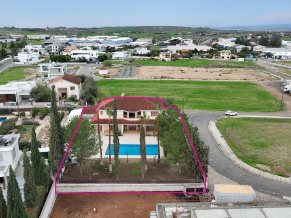 Luxurious Mansion in Agios Georgios, Latsia, Nicosia – id S5221