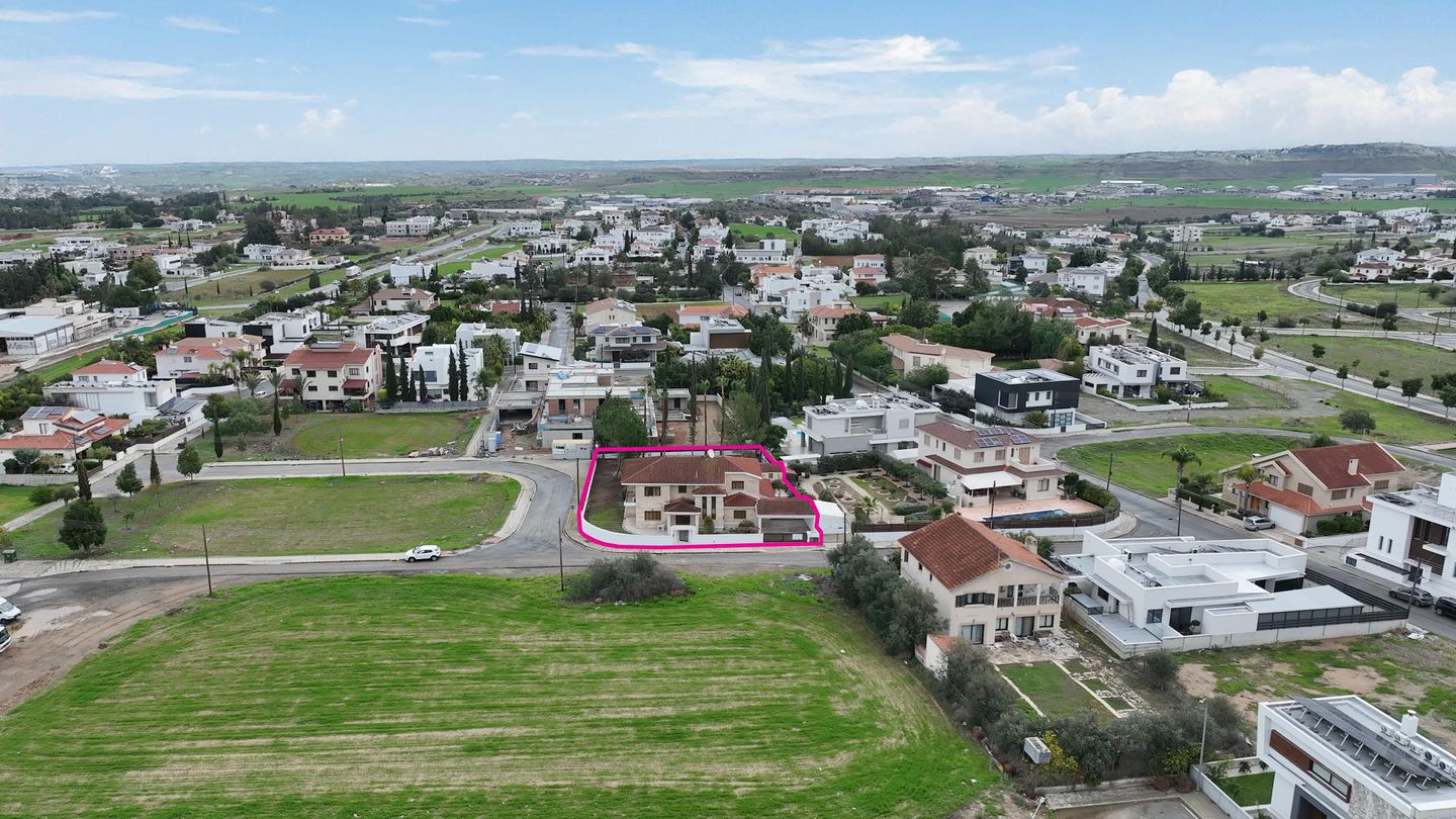 Luxurious Mansion in Agios Georgios, Latsia, Nicosia – id S5221