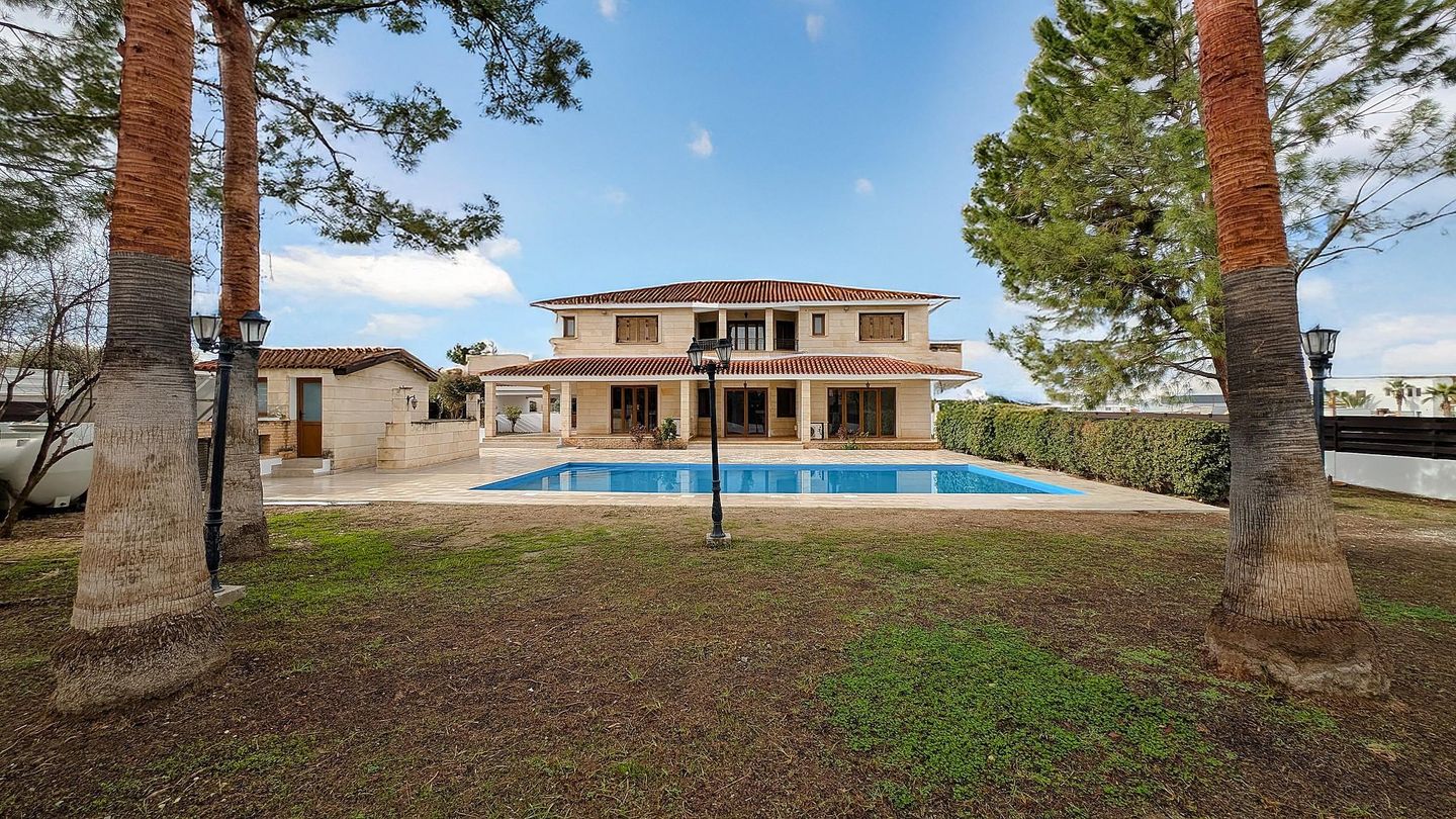 Luxurious Mansion in Agios Georgios, Latsia, Nicosia – id S5221