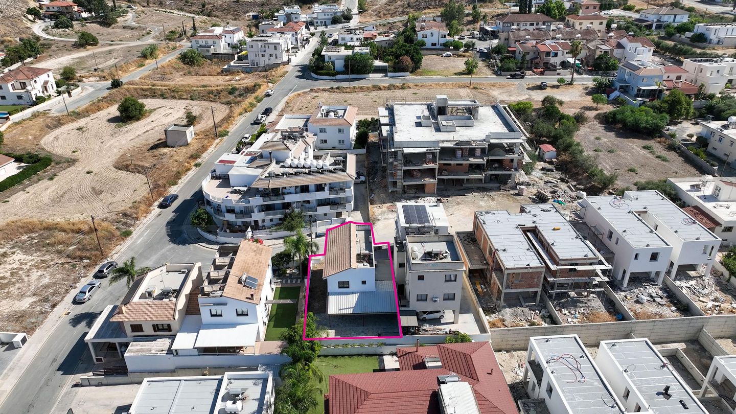 Three-Bedroom semi-detached house in Pera Chorio, Nicosia – id S41110