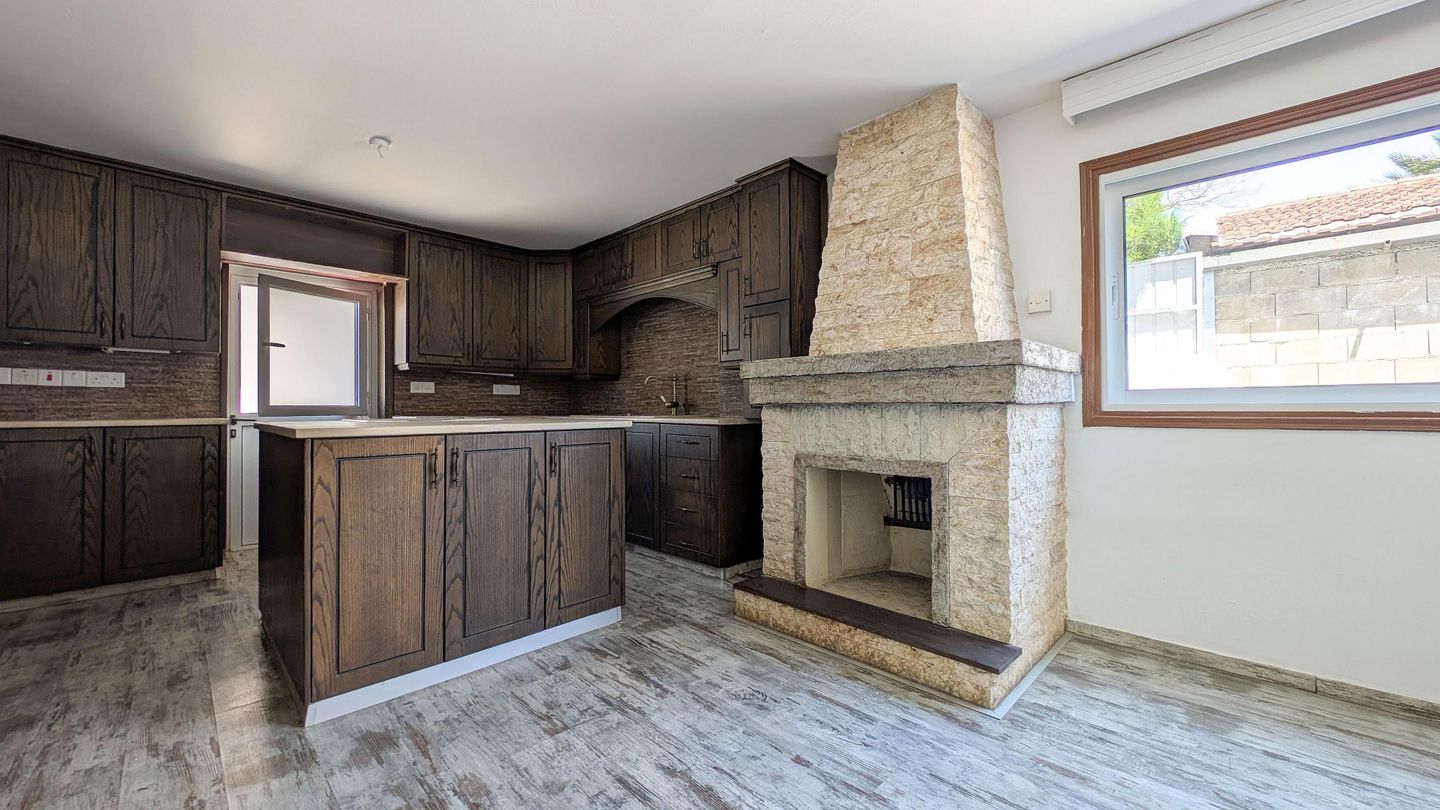Four-Bedroom Semi-detached House in Agios Nikolaos, Larnaca – id S31930