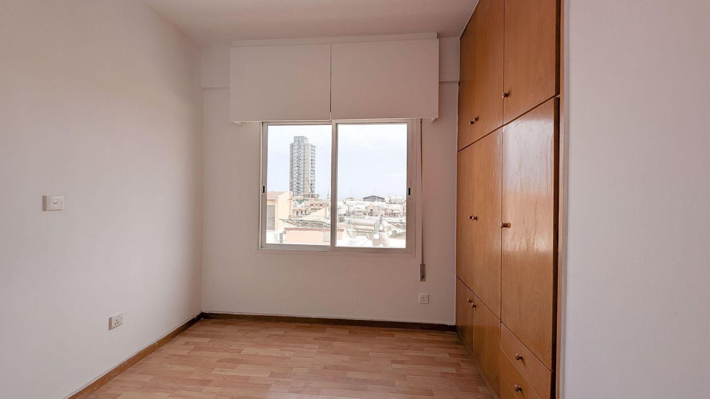 Three-Bedroom Apartment in Agios Spyridonas, Limassol – id S41598