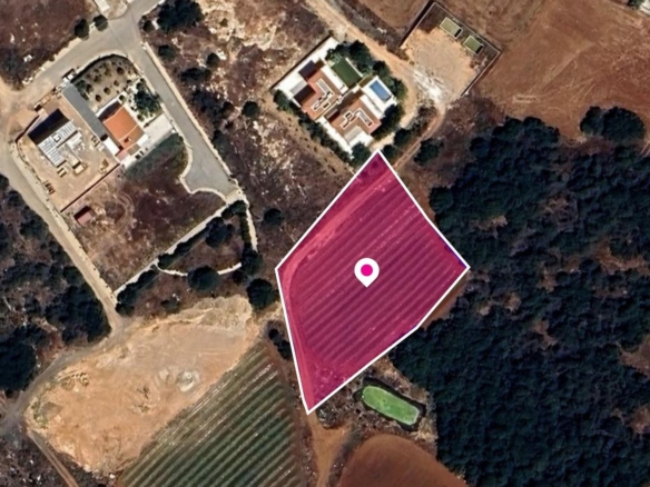 Share Residential field located in Paralimni, Ammochostos – id S45351