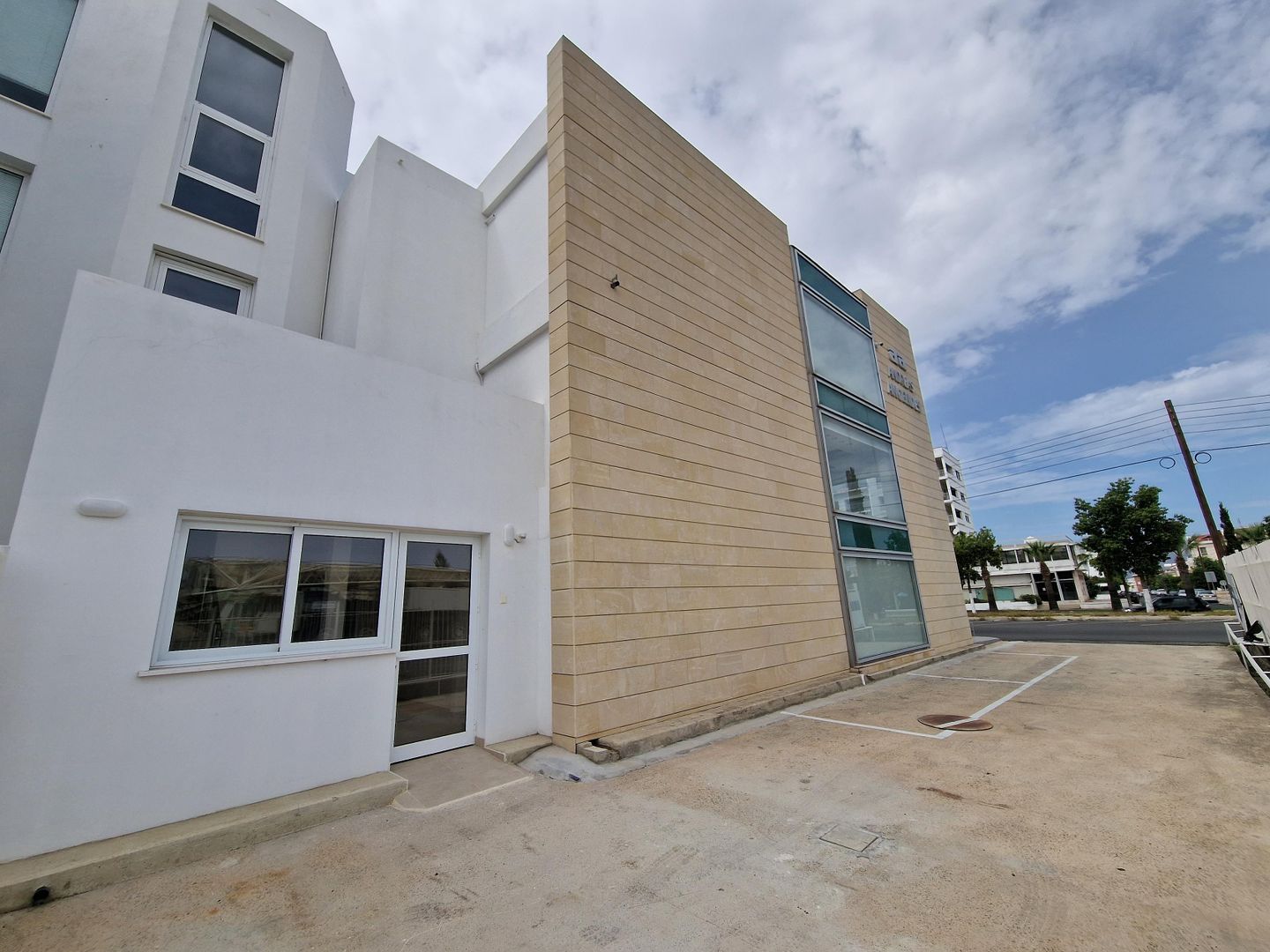Two Full-Floor Office Spaces in Engomi, Nicosia – id S44786