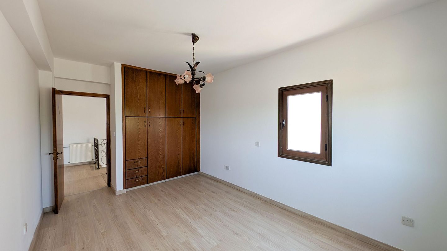 Three-Bedroom House with Attic in Agia Paraskevi, Lakatamia, Nicosia – id S32392