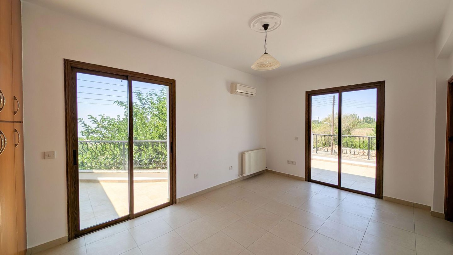 Detached two-storey House in Ineia, Paphos – id S41056