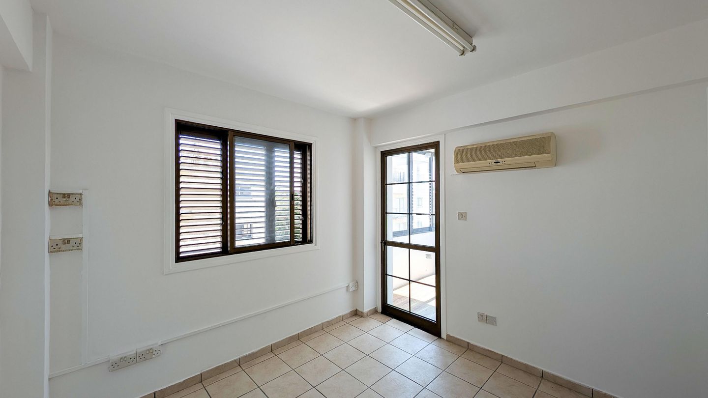 Three-Bedroom Apartment in Panagia, Nicosia – id S33366