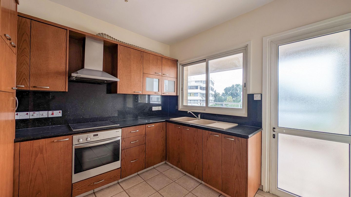 Three-bedroom Apartment in Chryseleousa, Strovolos, Nicosia – id S41473