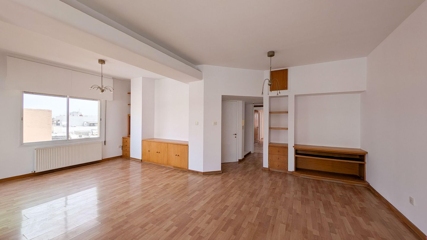 Three-Bedroom Apartment in Agios Spyridonas, Limassol – id S41598