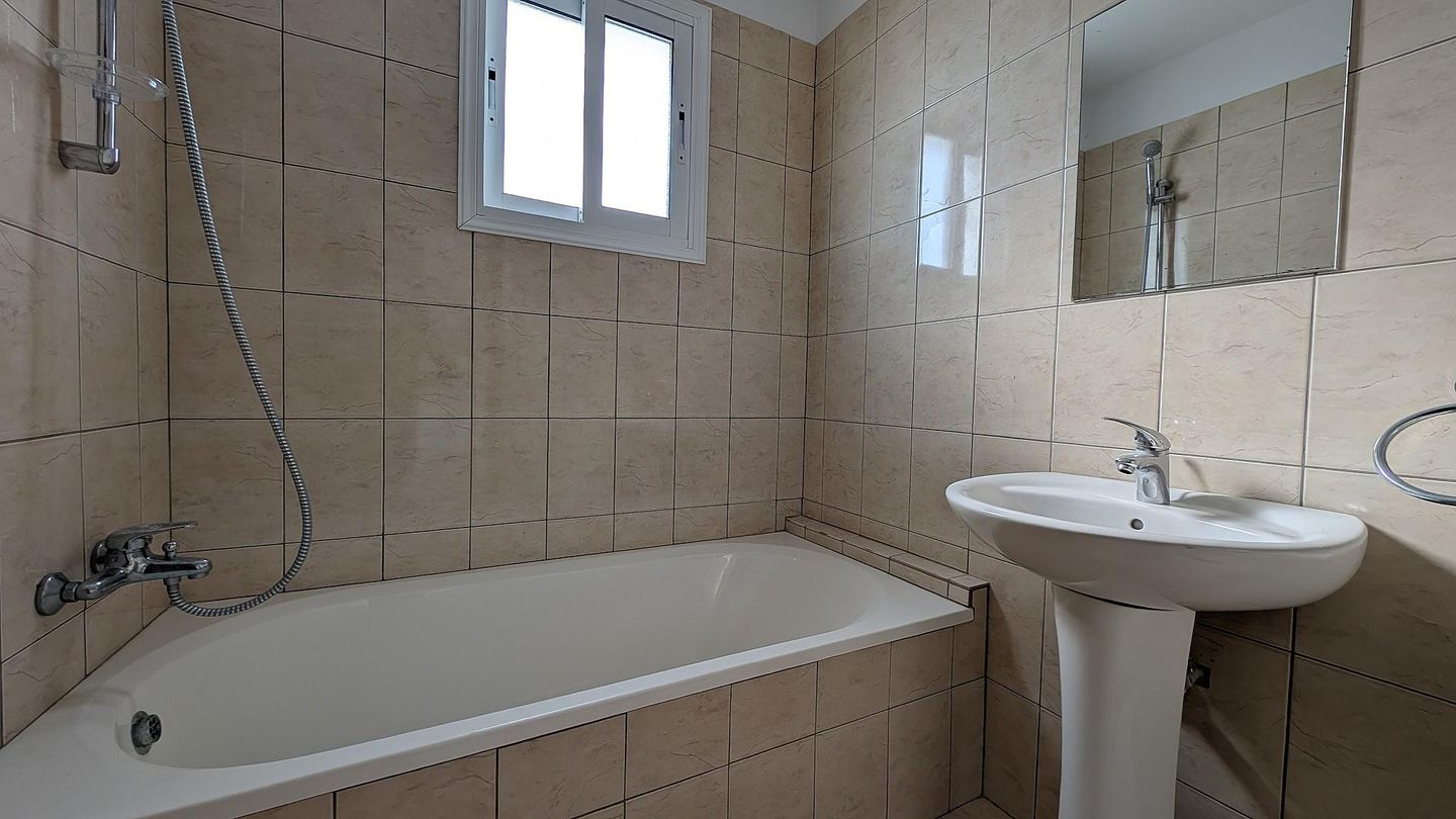 Investment Opportunity: Three-Storey Residential Building with 4 Apartments in Kiti, Larnaca – id S2845